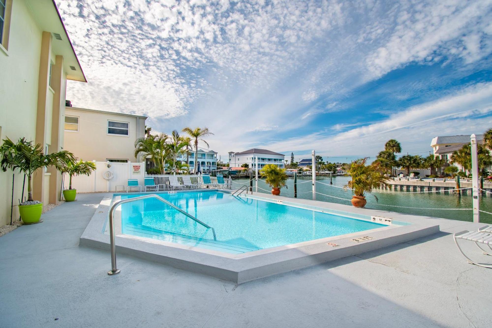 Funshine Pointe Capri Apartment St. Pete Beach Exterior foto
